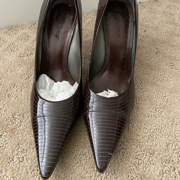 Vintage brown striped BCBG pointy toe pump - Picture 3 of 5